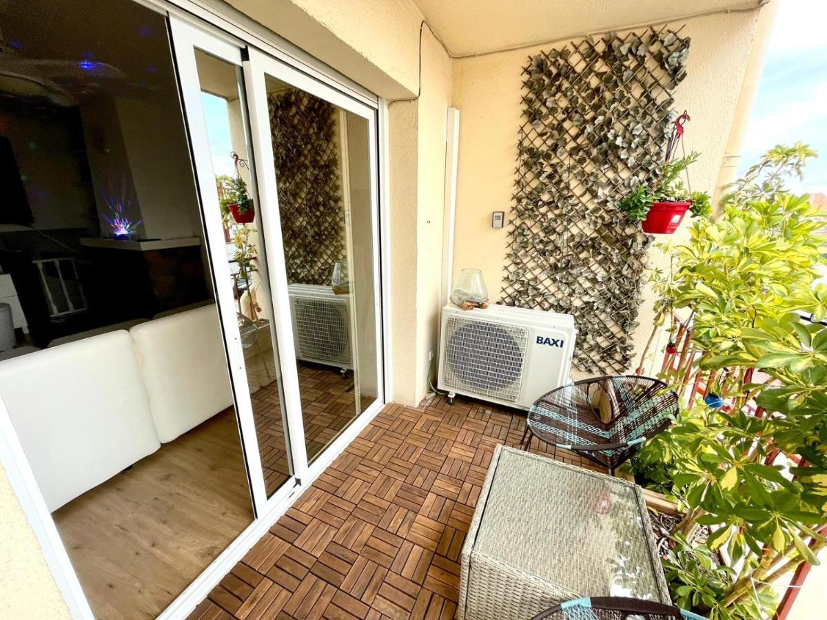 Casa En Masnou Junto A Playa Y Tren Villa Exterior foto
