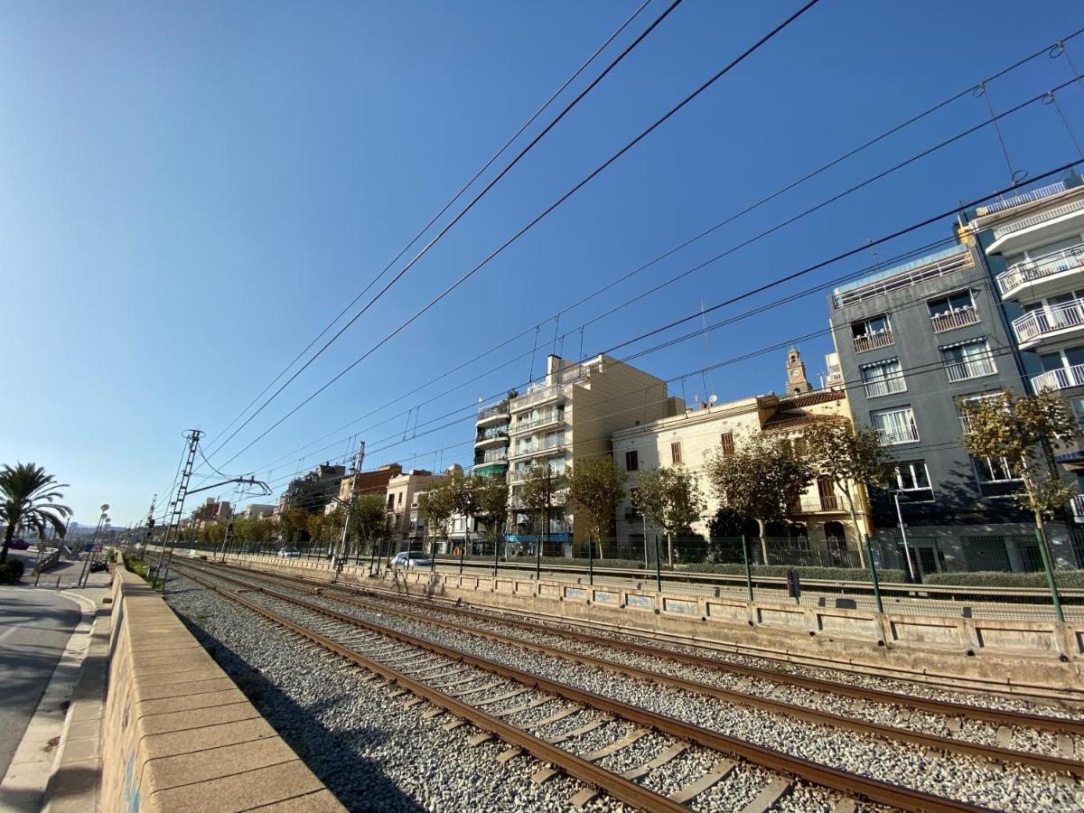 Casa En Masnou Junto A Playa Y Tren Villa Exterior foto
